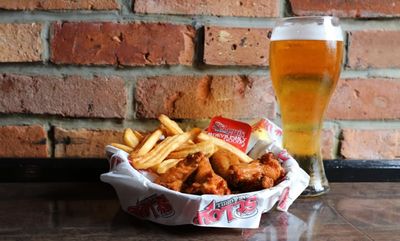 Daily Deals at St. Louis Bar & Grill