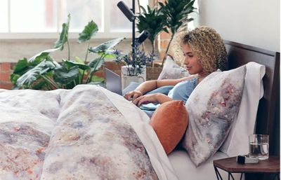 Hudson’s Bay Canada Online Sale: Save up to 60% off Bedding & Bath + 25% off your $100 with Coupon Code!